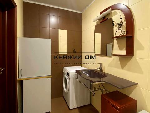 квартира за адресою Київ, Лариси Руденко вул., 21