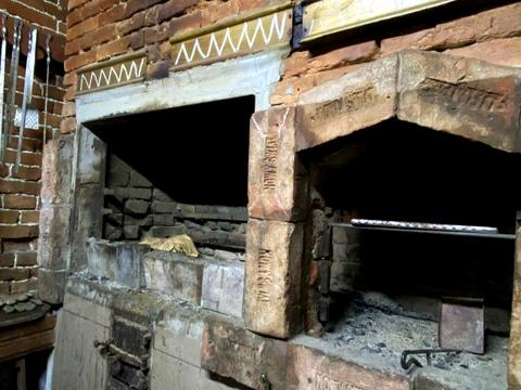 коммерческая по адресу Леся Курбаса ул., 2