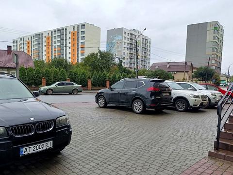 комерційна за адресою Декабристів, 41
