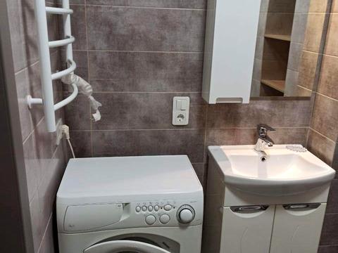 квартира по адресу Ревуцкого ул., 40-В