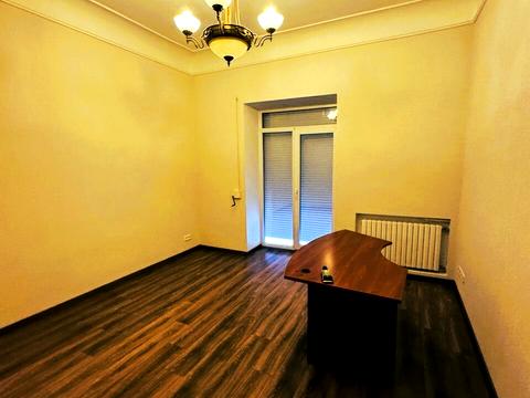 квартира за адресою Дмитра Яворницького просп. (Карла Маркса), 90