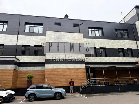 комерційна за адресою Максимовича Михайла, 8