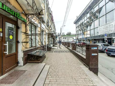 комерційна за адресою Хорива вул., 2