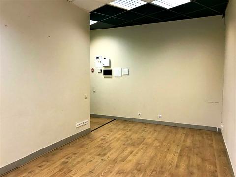 комерційна за адресою Леонтовича вул.