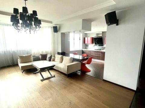 квартира за адресою Сергія Подолинського вул. (Благоєва), 7