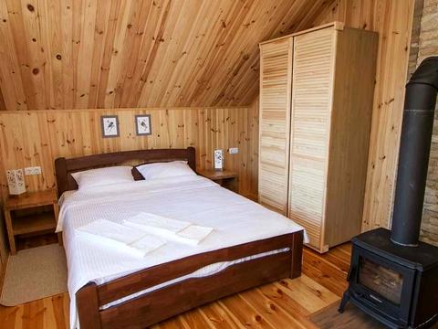 комерційна за адресою Незалежності вул., 8