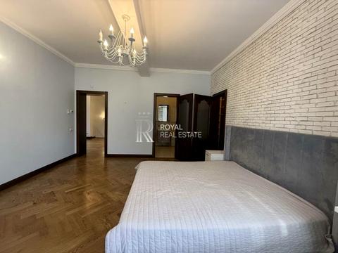 будинок за адресою с. Лісники, квіткова