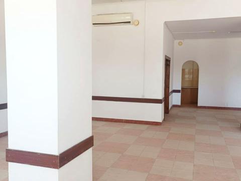 комерційна за адресою Новозаводська вул., 2