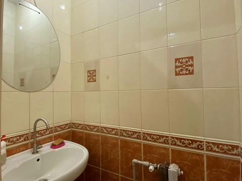 комерційна за адресою Юліана Матвійчука вул. (), 65