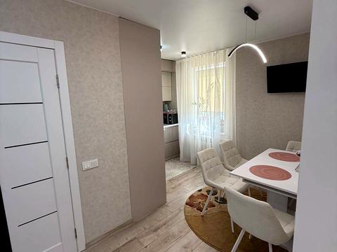 квартира за адресою Закам'яна, 3