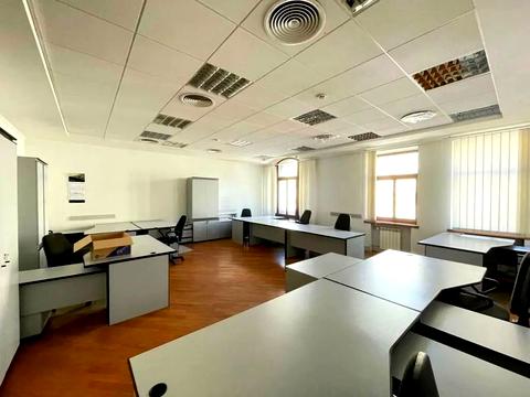 комерційна за адресою Велика Васильківська вул. (Червоноармійська), 15/2