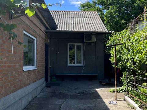 будинок за адресою Любомира Гузара вул. (Комарова)