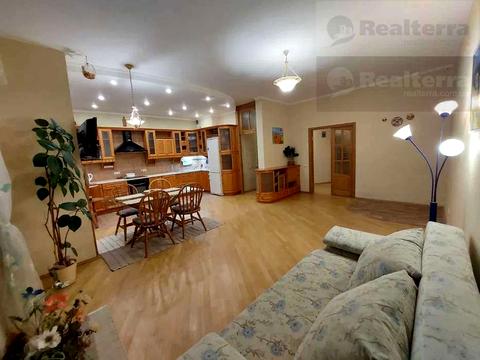 квартира за адресою Срібнокільська вул., 14-А