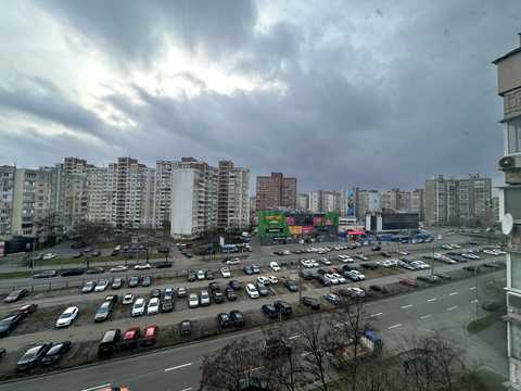 квартира за адресою Ревуцького вул., 25