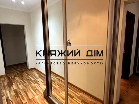 квартира за адресою Драгоманова вул., 1-Б