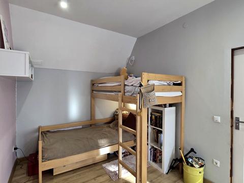 будинок за адресою Волонтерів вул. (Василя Верещагіна), 1