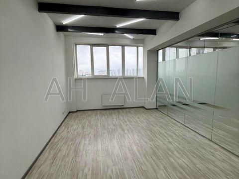 комерційна за адресою Велика Васильківська вул. (Червоноармійська), 30 Д