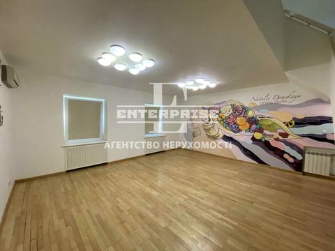 комерційна за адресою Драгоманова вул., 31-В