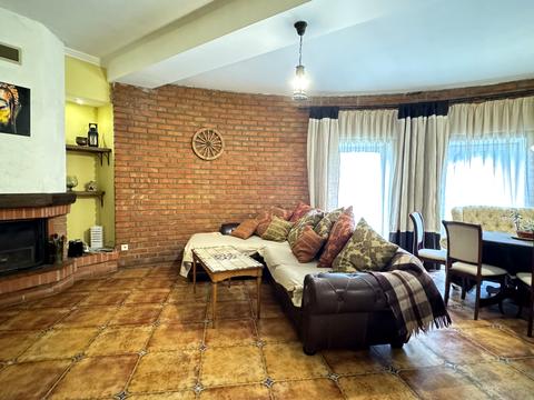 будинок за адресою Весняна, 12