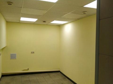 комерційна за адресою Академіка Вернадського бульв., 4