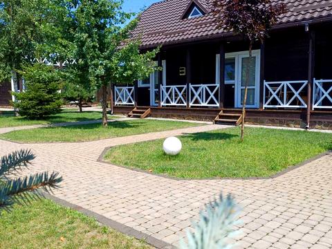 комерційна за адресою Незалежності вул., 8