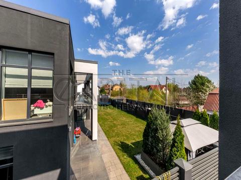 будинок за адресою Вишнева вул.