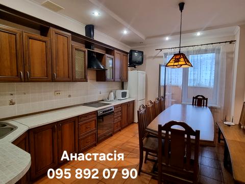 квартира за адресою Дмитрівська вул., 69