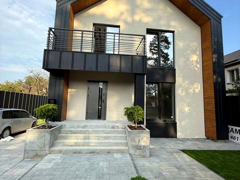 будинок за адресою Миколи Вінграновського вул. (1 Травня)