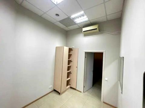 комерційна за адресою Набережна Перемоги вул., 10К