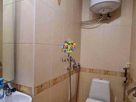 квартира за адресою Анни Ахматової вул., 18