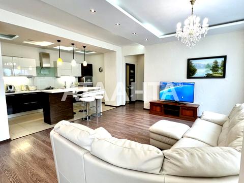 квартира за адресою Літературна вул., 1