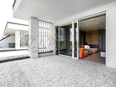 будинок за адресою вул. Лютнева