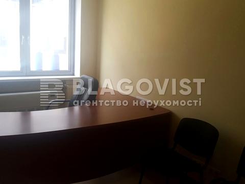 комерційна за адресою Спортивна пл., 3