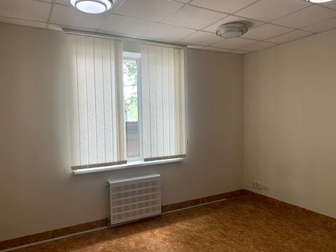 комерційна за адресою Водопровідна вул., 20