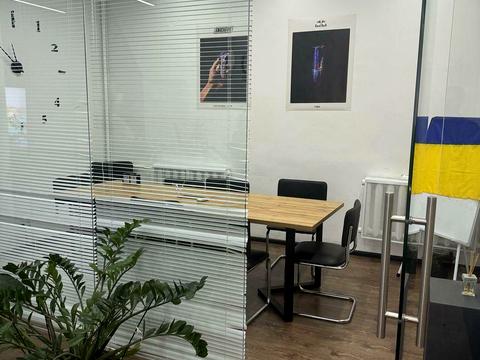 комерційна за адресою Володимирська вул., 10