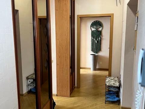 комерційна за адресою Академіка Богомольця вул., 7/14