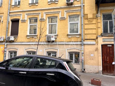 коммерческая по адресу Малая Житомирская ул., 18