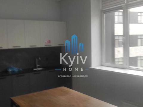 комерційна за адресою Михайла Максимовича вул. (Онуфрія Трутенка), 8