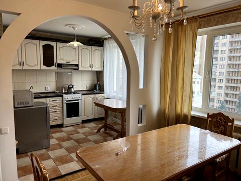 квартира за адресою Михайла Омеляновича-Павленка вул. (Суворова), 18/20