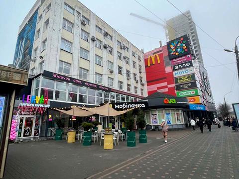 комерційна за адресою Шевченка бульв., 208