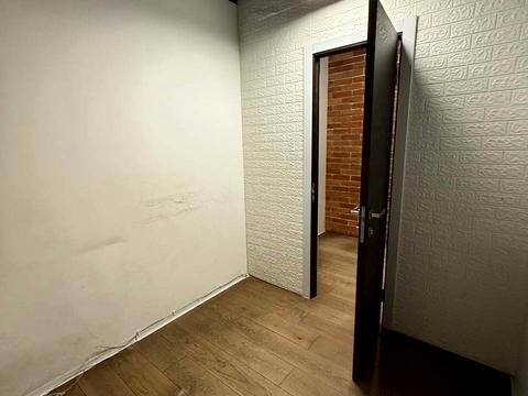комерційна за адресою Дмитра Яворницького просп. (Карла Маркса), 47
