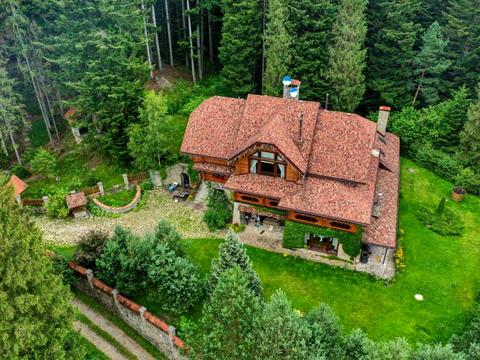 будинок за адресою Євгена Коновальця вул., 13