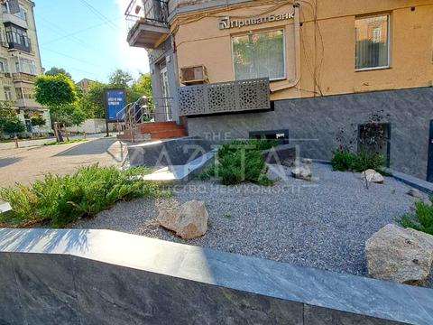 коммерческая по адресу Саксаганского ул., 61