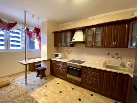 квартира по адресу Драгоманова ул., 2 а