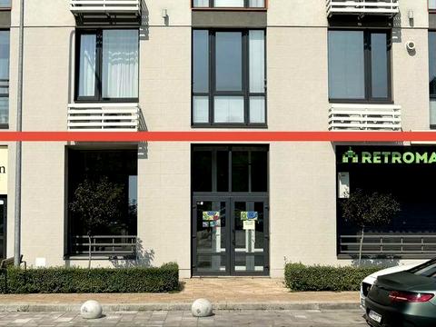 комерційна за адресою Дніпровська набережна вул., 20-А