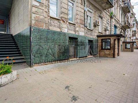 комерційна за адресою Саксаганського вул., 112-А