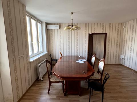 комерційна за адресою Бориса Гмирі вул., 4