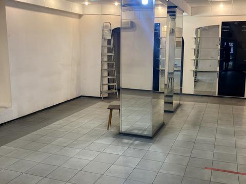 комерційна за адресою Свободи просп., 46