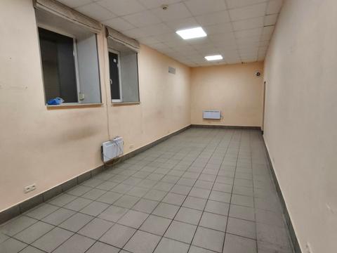 комерційна за адресою Воробйова вул., 13