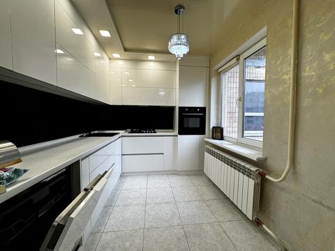 квартира за адресою Академіка Корольова вул., 80а